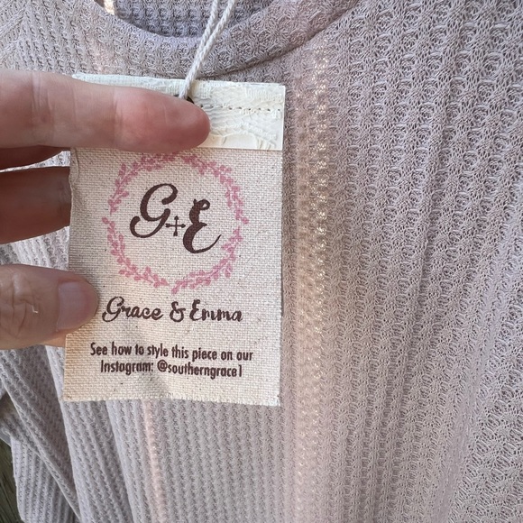 👗Grace & Emma Sequin Sleeve Beige/light pink Top - Picture 4 of 9